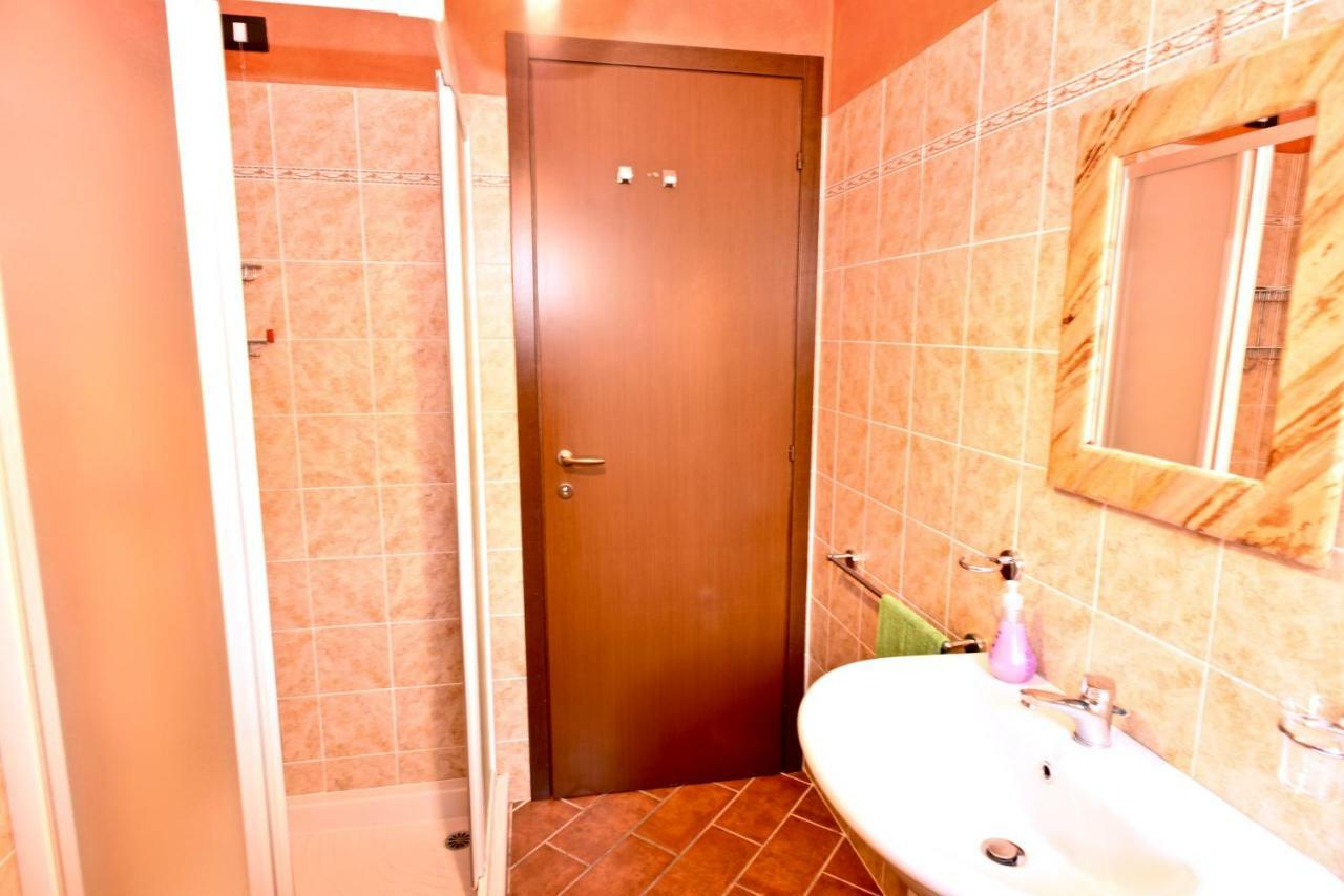 Holiday Apartment Albachiara Tavernola Bergamasca Esterno foto